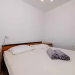 Lejlighed With A - C In 53905 Crikvenica